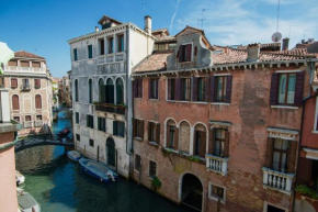 CA ZULIAN amazing canal view apartment